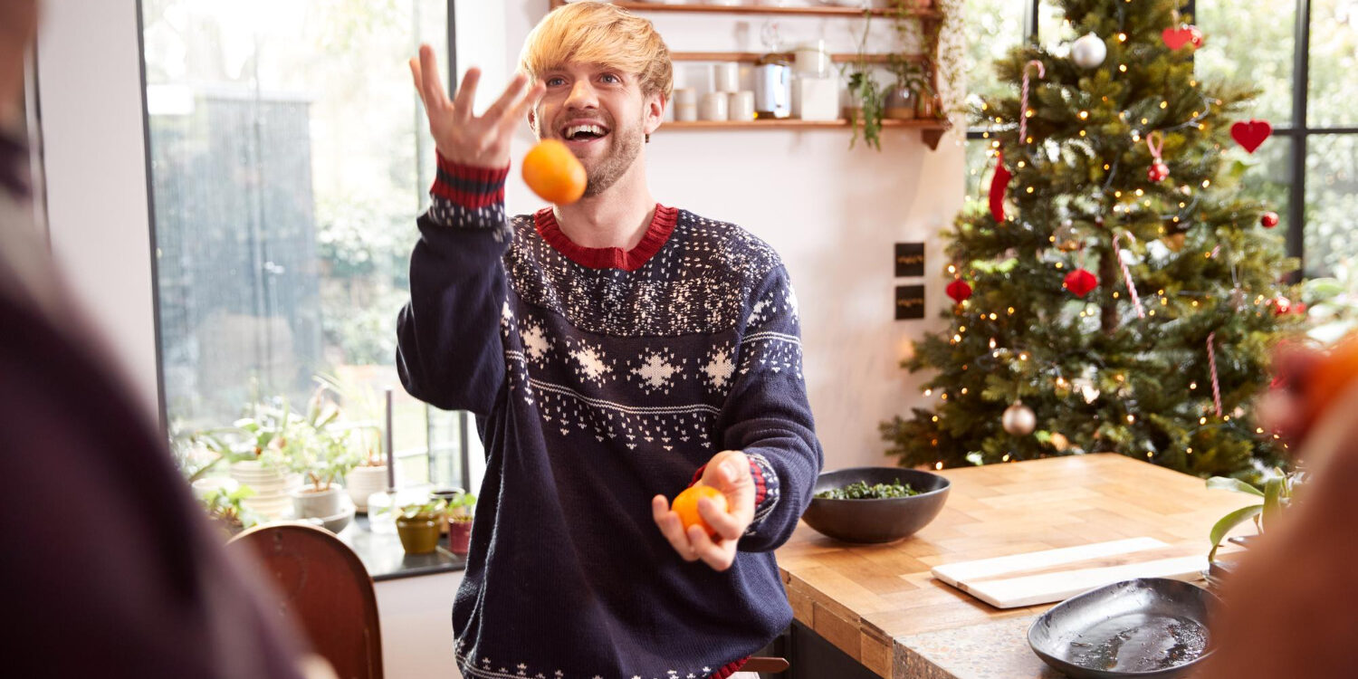 Meneer met gezonde kerstcadeaus